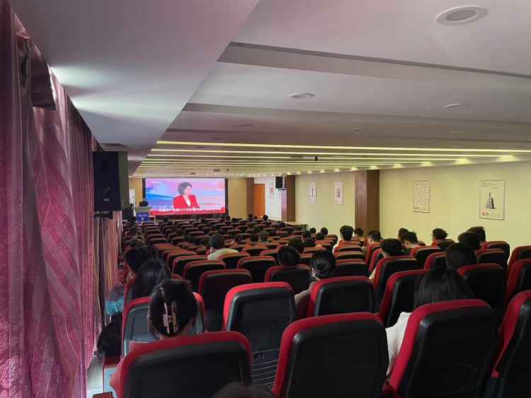 二十大奋进谱华章,新华紧随育栋梁