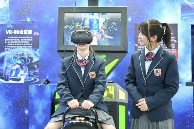 【新华专业说】—人工智能空前火爆，盘点新华人工智能专业教学和就业