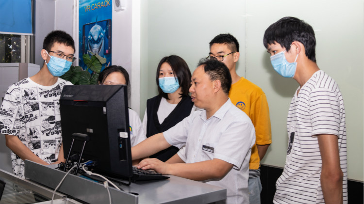 清晨中微光下，一位职业教育老师幸福时刻的自白 