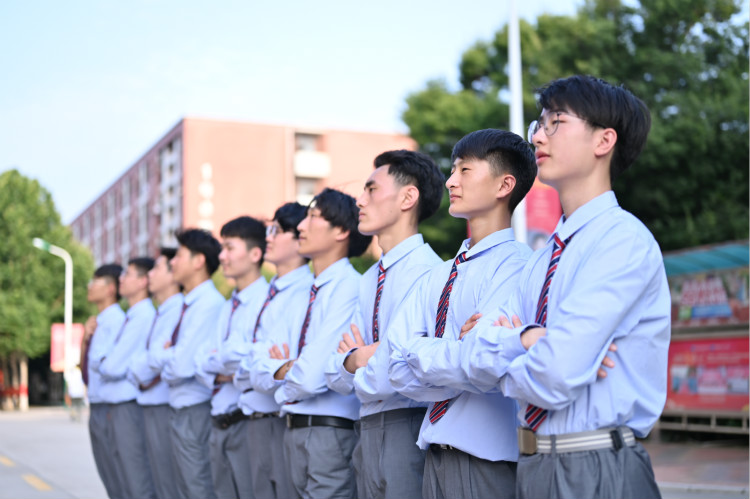 新视角：职业教育让青年拥有人生出彩的机会