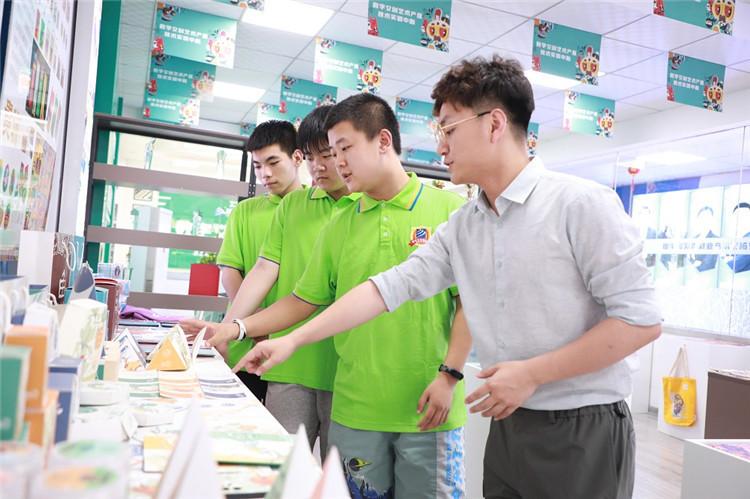 《老师来了》火热开讲--新榜学院院长，解析新媒体怎么玩？