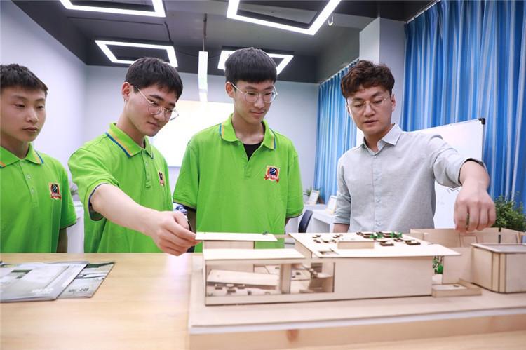 《老师来了》火热开讲--新榜学院院长，解析新媒体怎么玩？