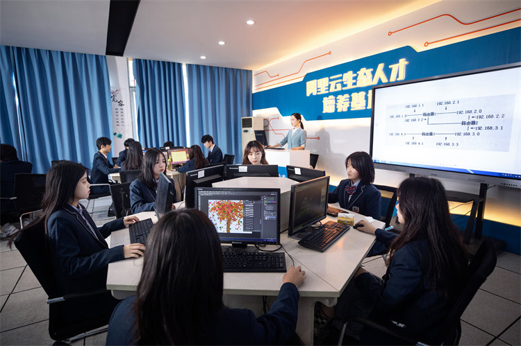 2021职业教育改革与发展报告
