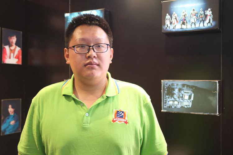  图为冯俊橙同学