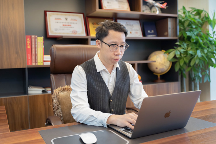 图为赵勇同学