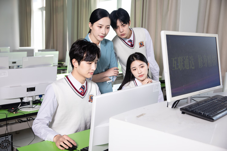 后疫情时代，新华学子是怎样就业的？