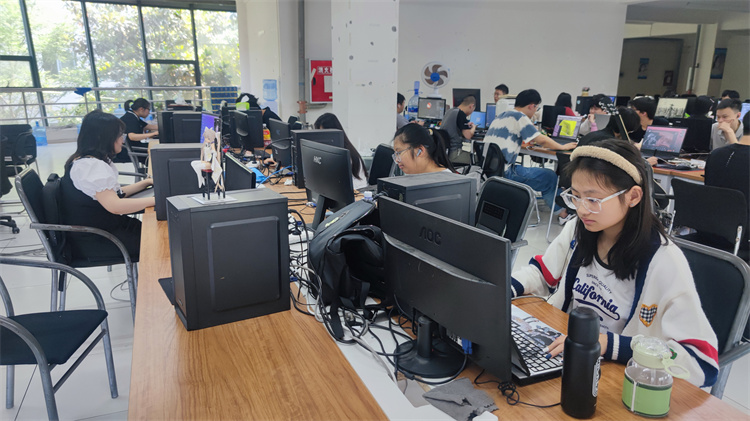 心系学子每一步，就业回访送真情
