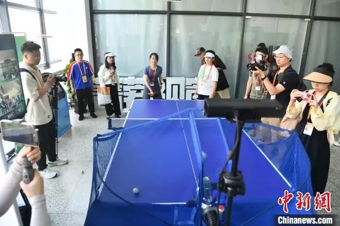 成都大运会＂机器人总动员”