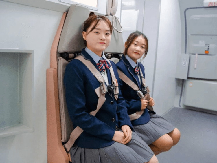 老朋友，新同学 | 相聚新华，梦想起航