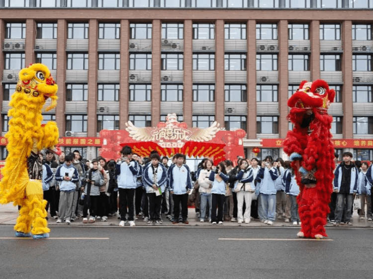 灵蛇闹元宵,这个元宵,新华学子们这么过