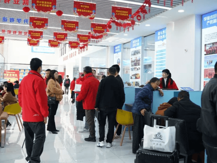 春季择校为什么要选成都新华？听听他们怎么说