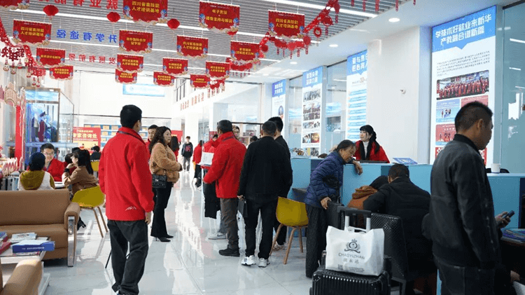 春季择校为什么要选成都新华?听听他们怎么说
